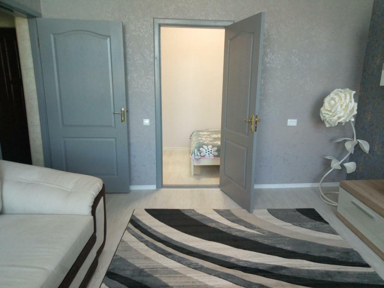 Appartement Зарванская Стрит 9 à Kamianets-Podilsky Extérieur photo